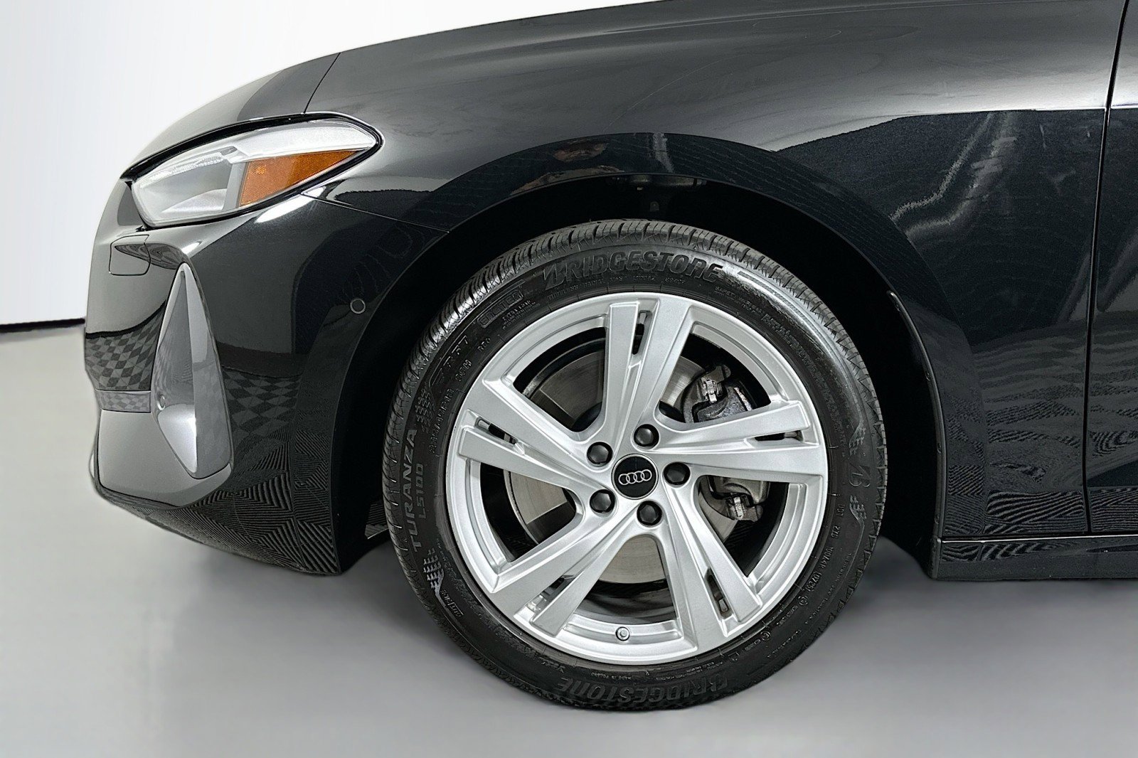 Used 2025 Audi A5 2.0T Premium w/ Convenience Package image 11