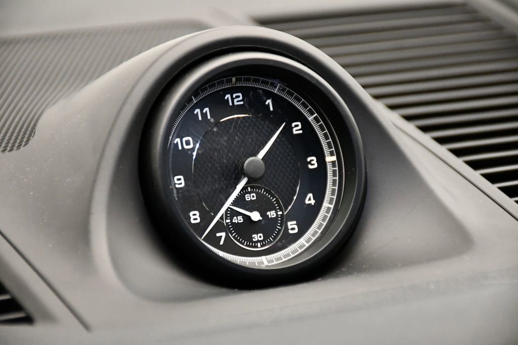 Used 2025 Porsche Macan image 28