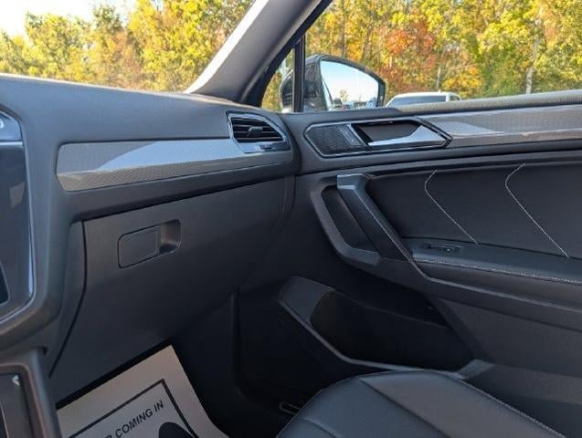 Used 2023 Volkswagen Tiguan SE R-Line AWD/4WD image 34