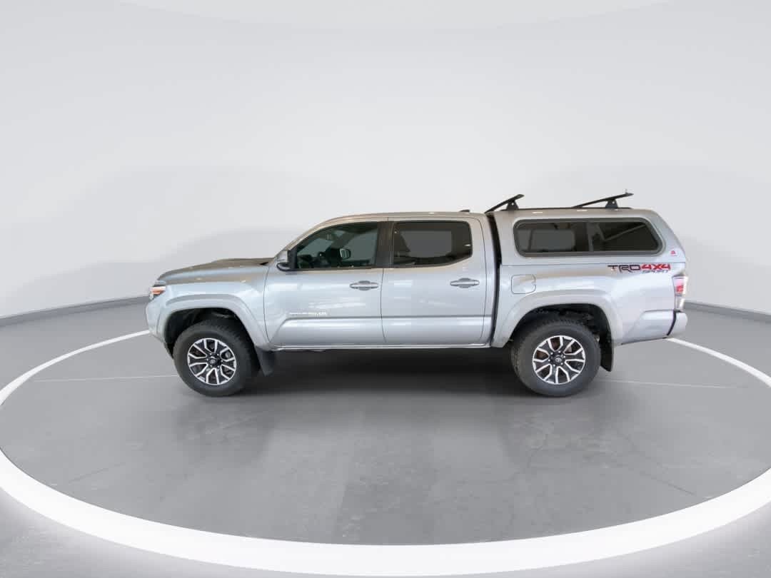 Used 2020 Toyota Tacoma TRD Sport w/ Technology Package AWD/4WD image 5