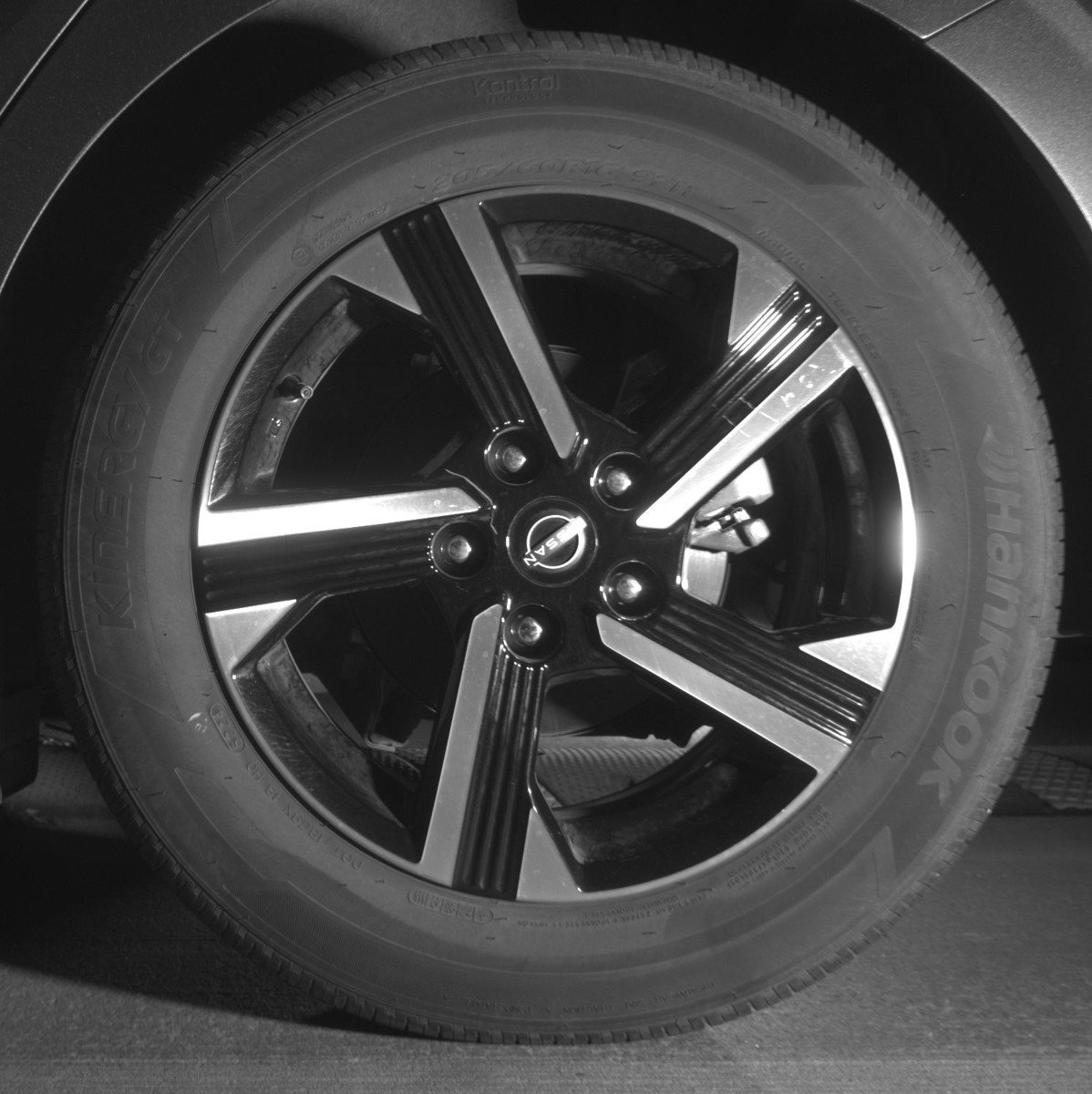 Used 2025 Nissan Sentra SV FWD image 14