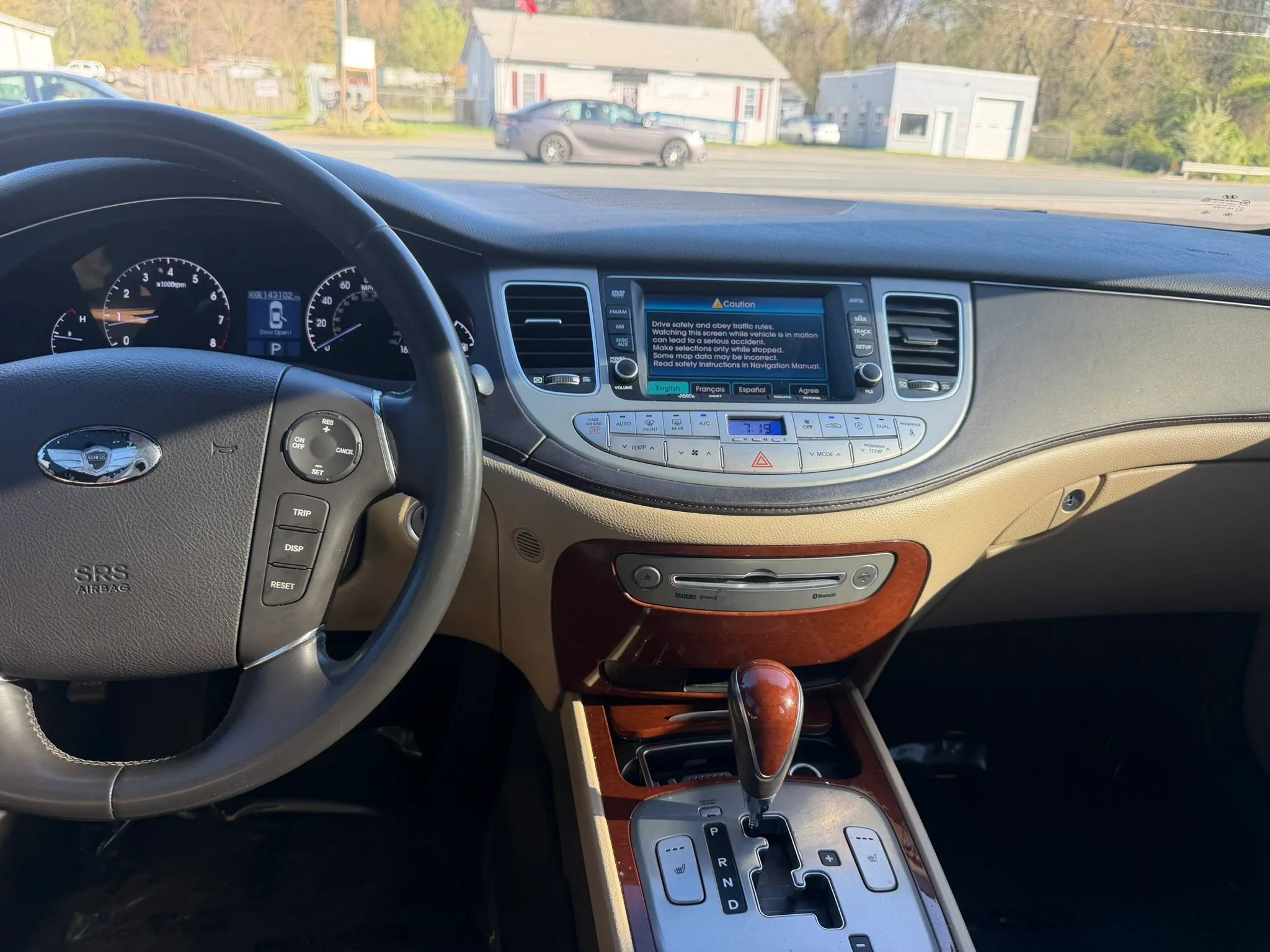 Used 2012 Hyundai Genesis 3.8 w/ Premium Pkg image 31