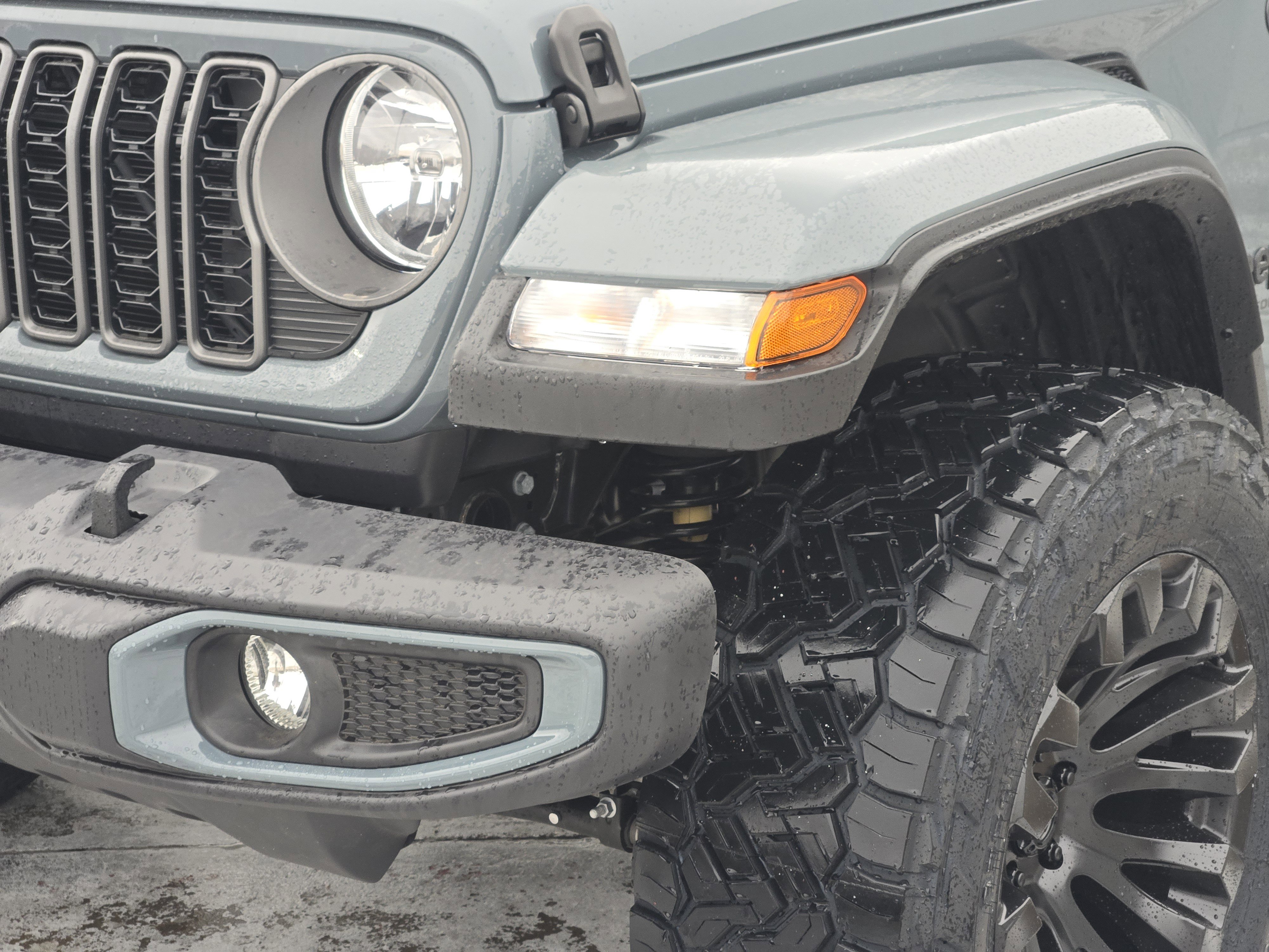 New 2025 Jeep Gladiator Sport w/ Premium Package image 6