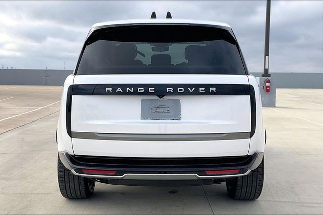 New 2026 Land Rover Range Rover SE image 4