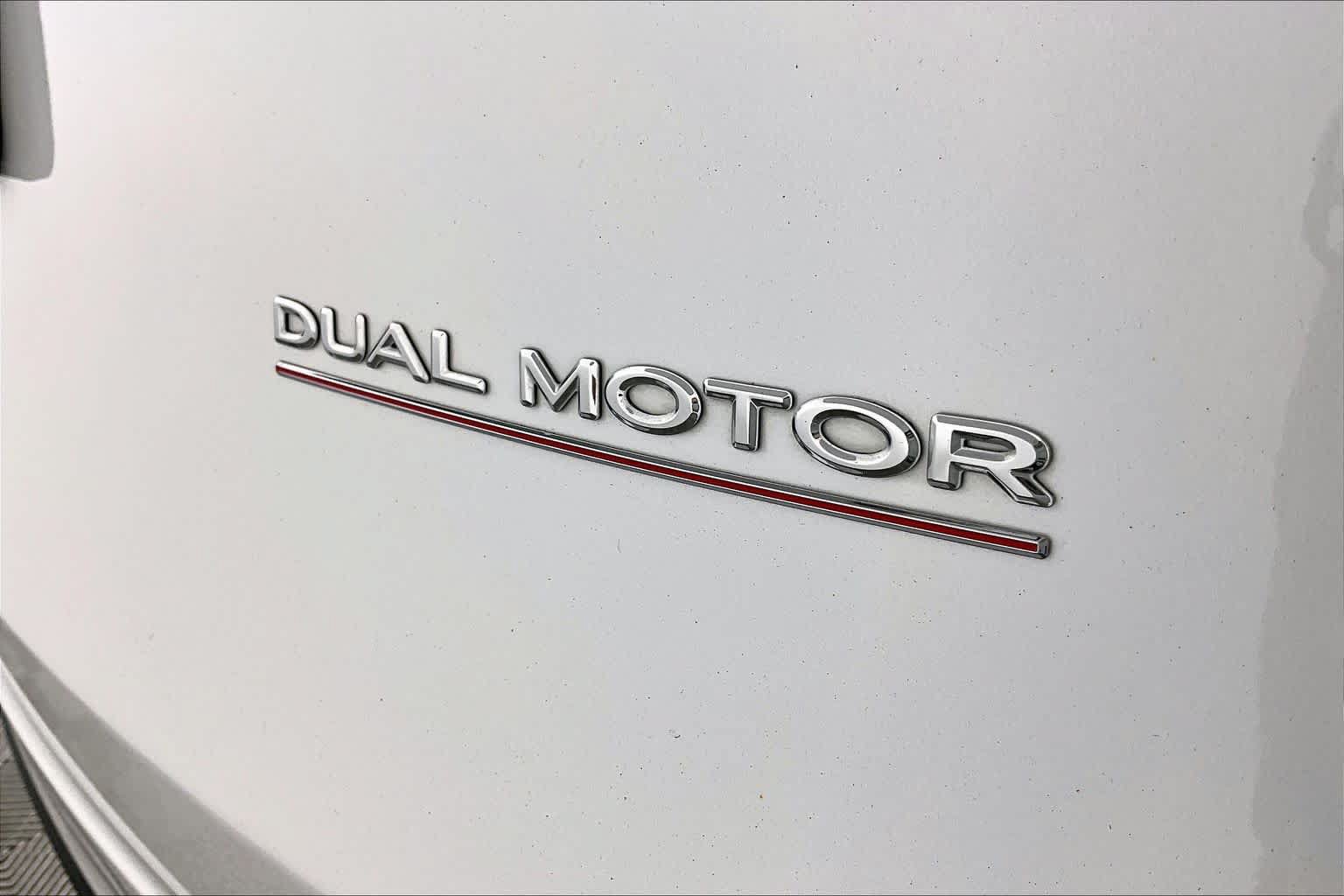 Used 2022 Tesla Model Y Performance AWD/4WD image 9