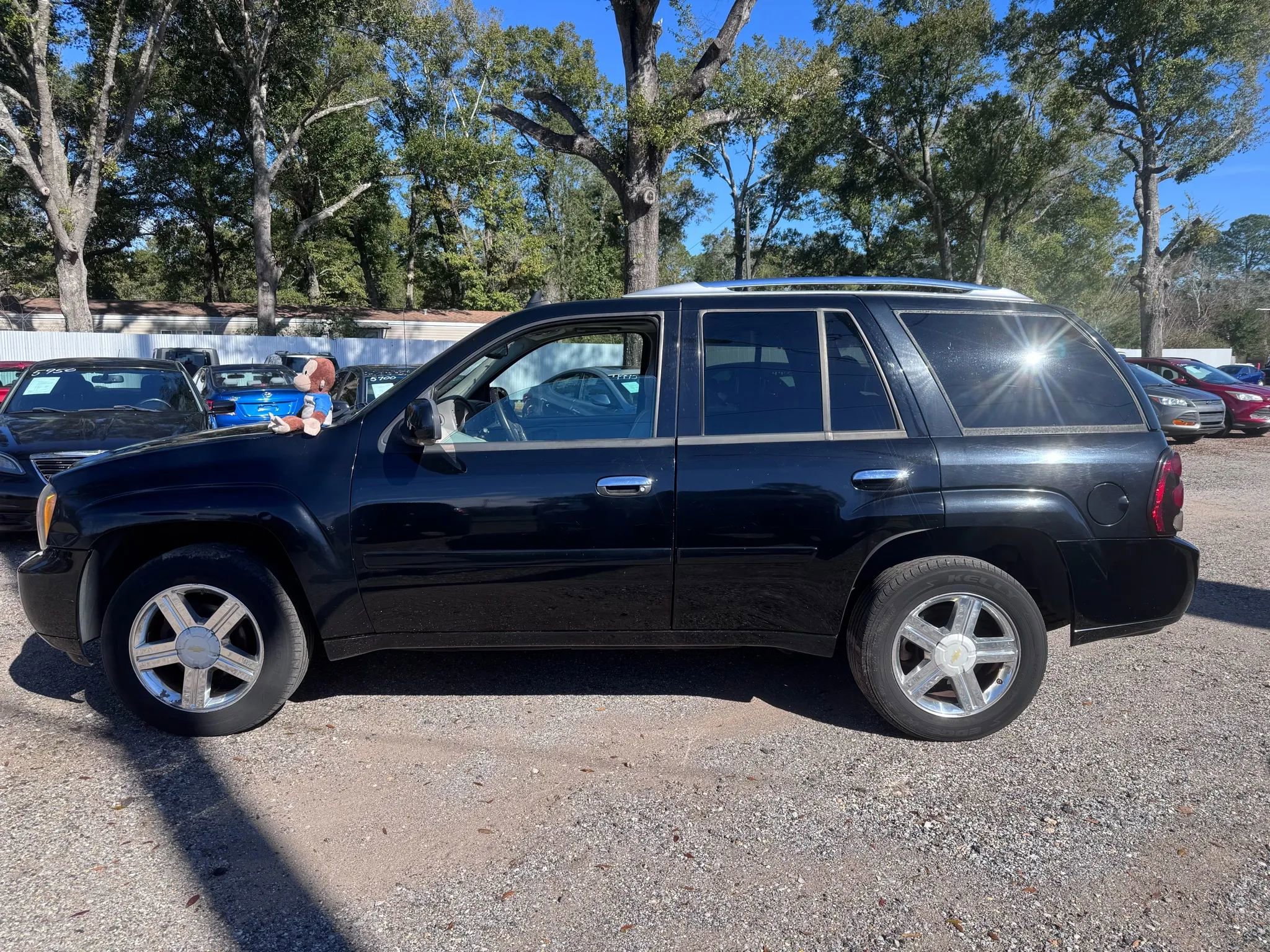 Used 2008 Chevrolet TrailBlazer LT w/ Sun And Sound Package AWD/4WD image 2