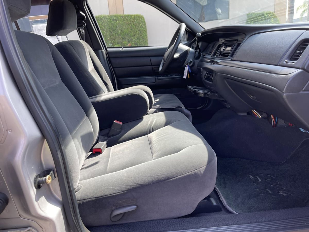 Used 2004 Ford Crown Victoria Police Interceptor RWD image 19