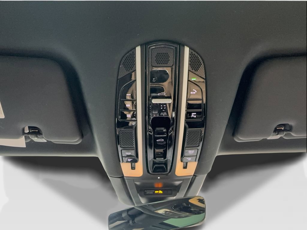 Used 2023 Porsche Cayenne Platinum Edition image 49