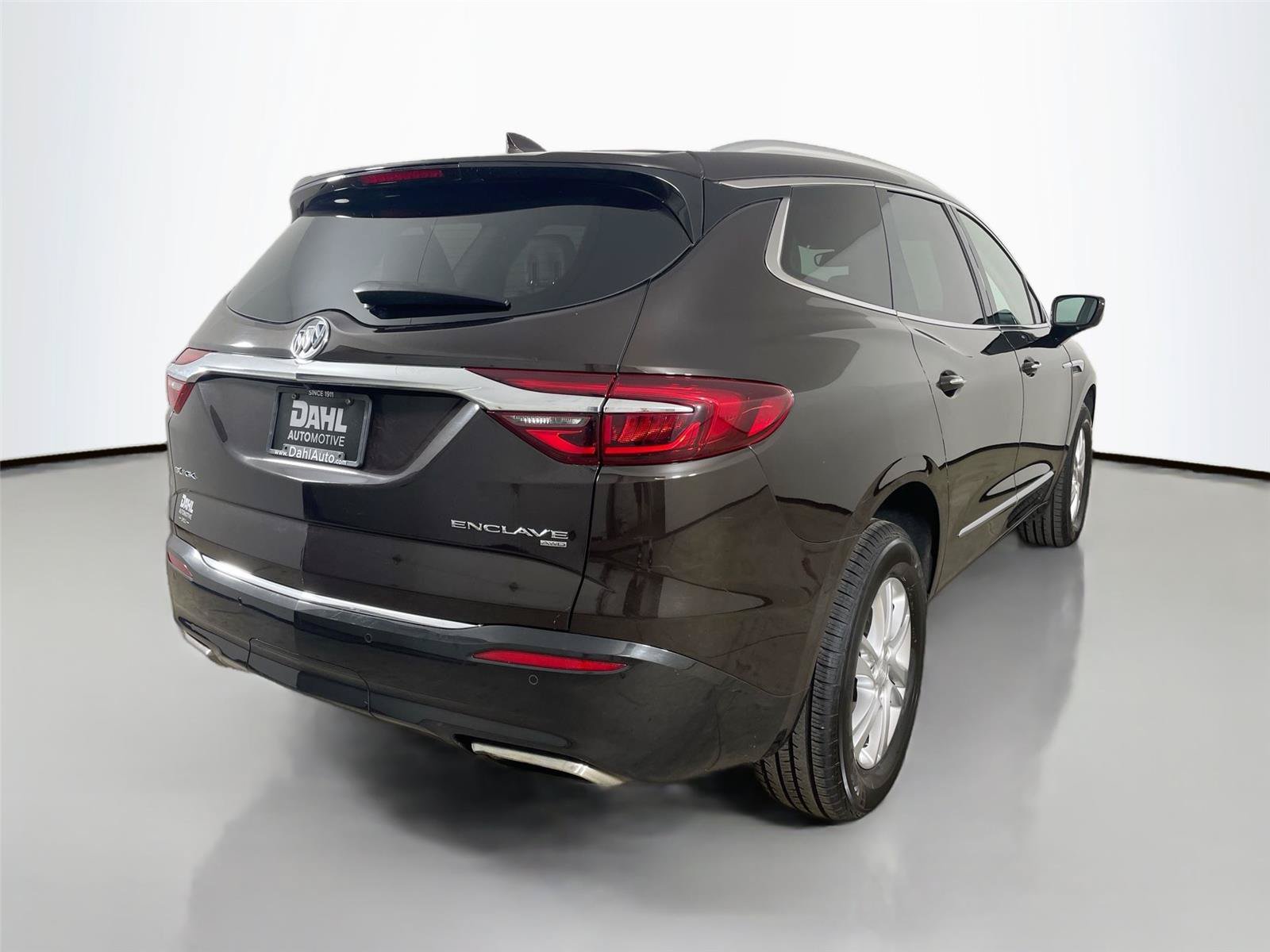 Used 2018 Buick Enclave Essence w/ Trailering Package AWD/4WD image 13
