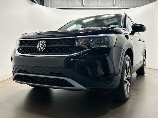 Used 2023 Volkswagen Taos SE w/ Panoramic Sunroof Package AWD/4WD image 28