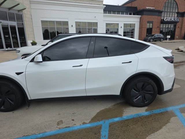 Used 2026 Tesla Model Y Long Range AWD/4WD image 9