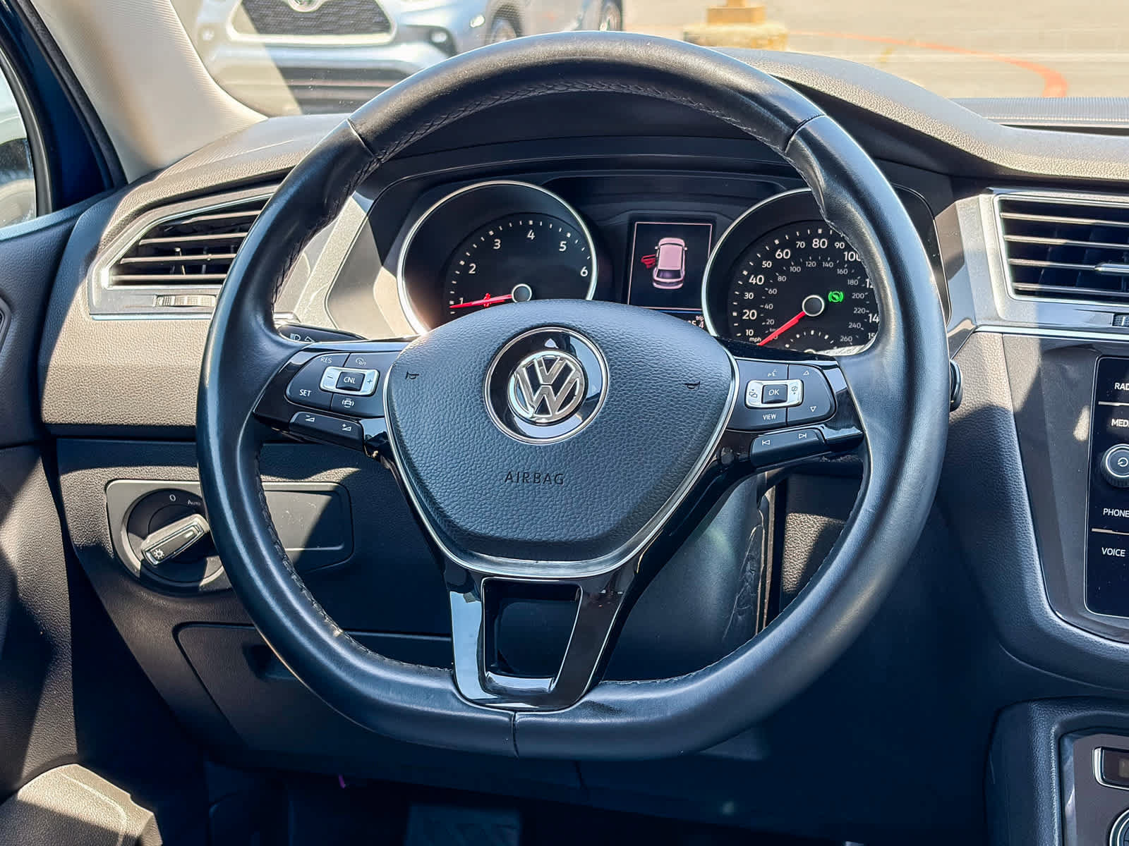 Used 2019 Volkswagen Tiguan SE FWD image 14