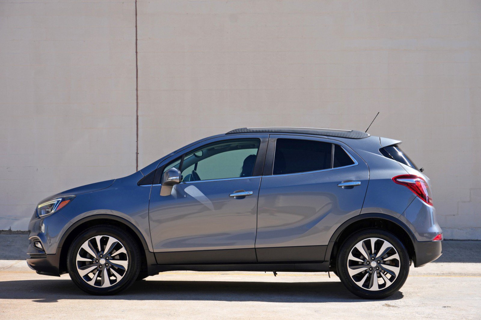 Used 2019 Buick Encore Essence FWD image 8