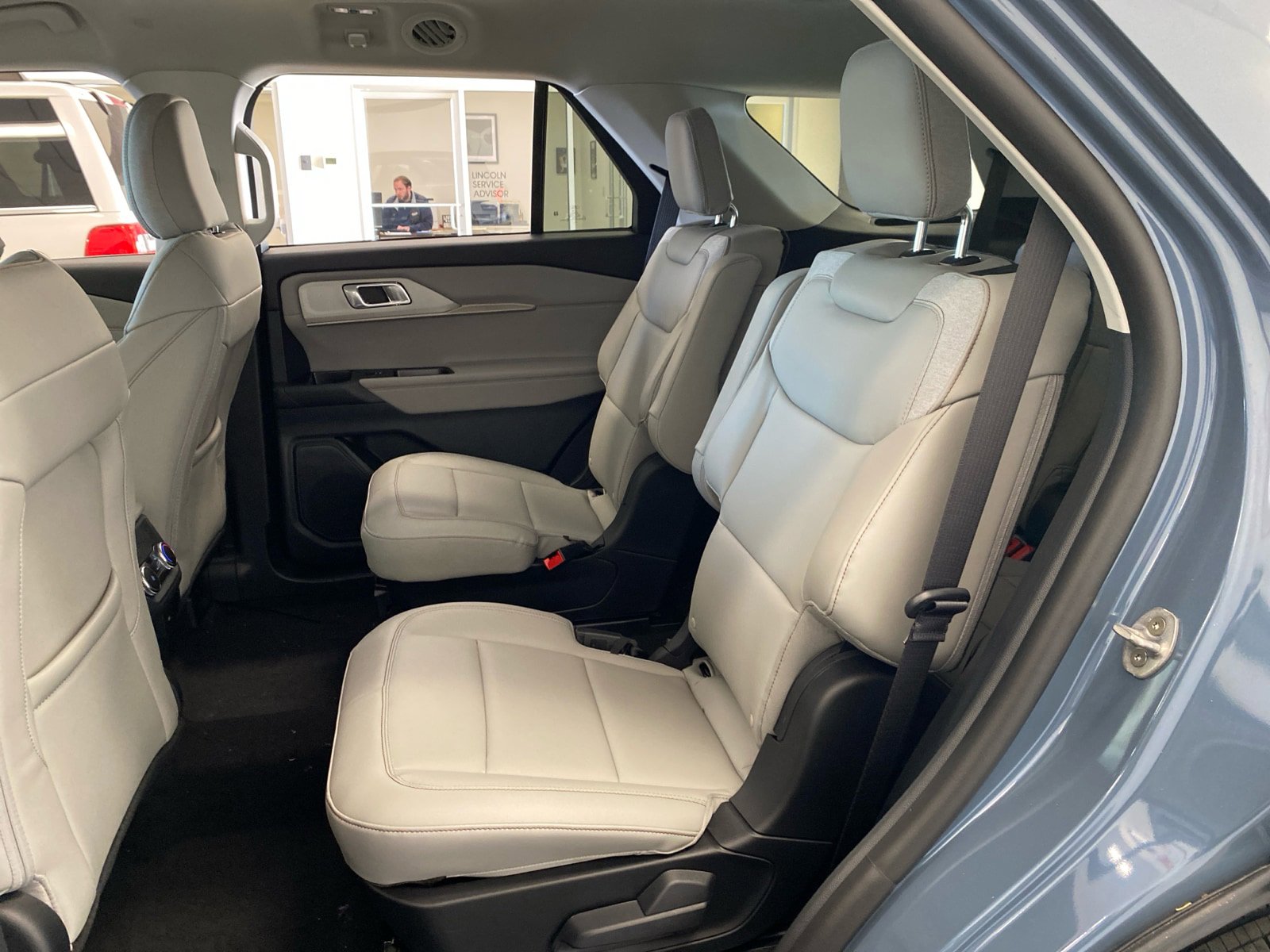 New 2026 Ford Explorer Active w/ Active Comfort Package AWD/4WD image 10