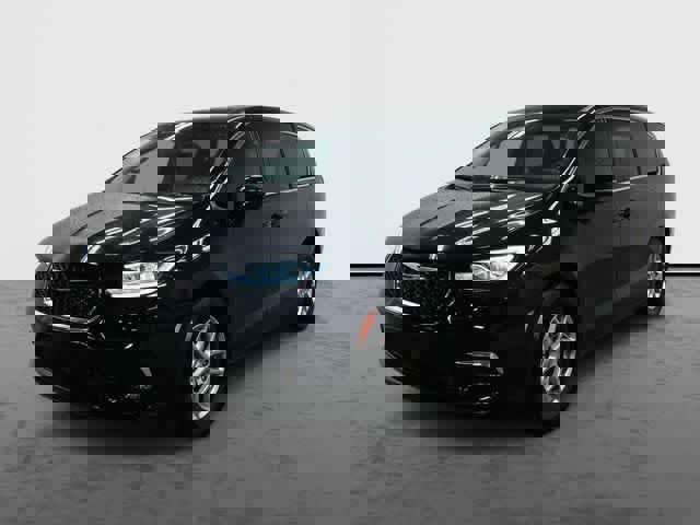 Used 2025 Chrysler Pacifica Select image 1