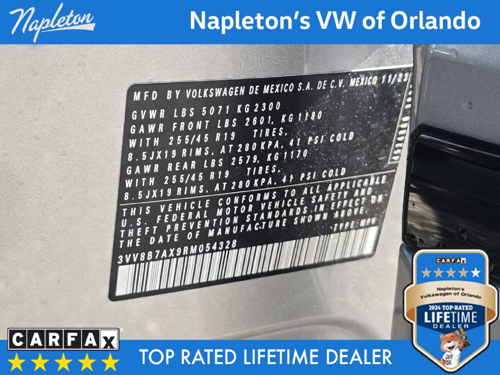Used 2024 Volkswagen Tiguan SE R-Line AWD/4WD image 32