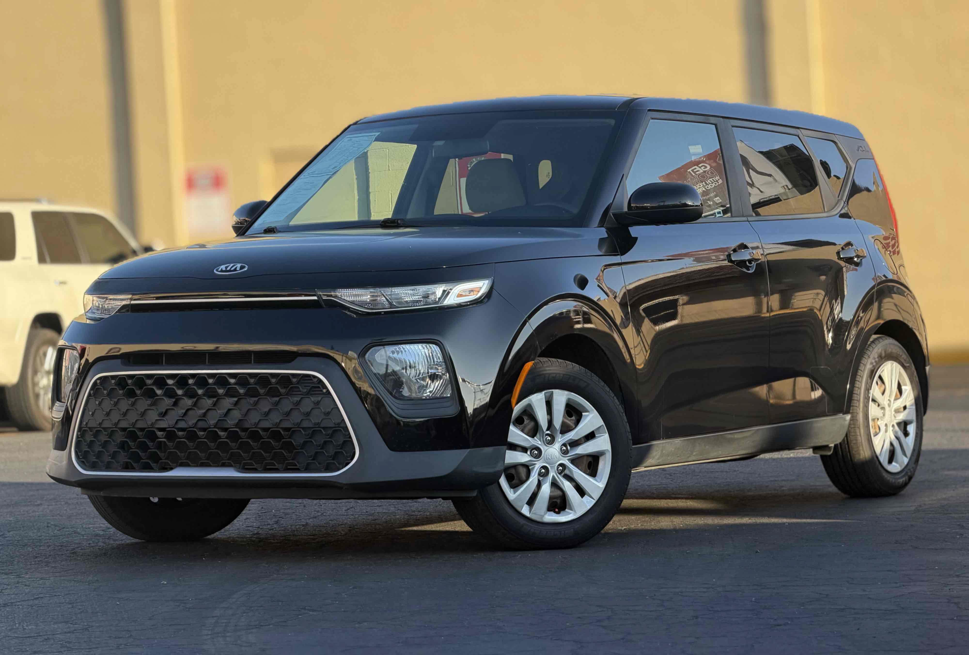 Used 2020 Kia Soul LX FWD image 1