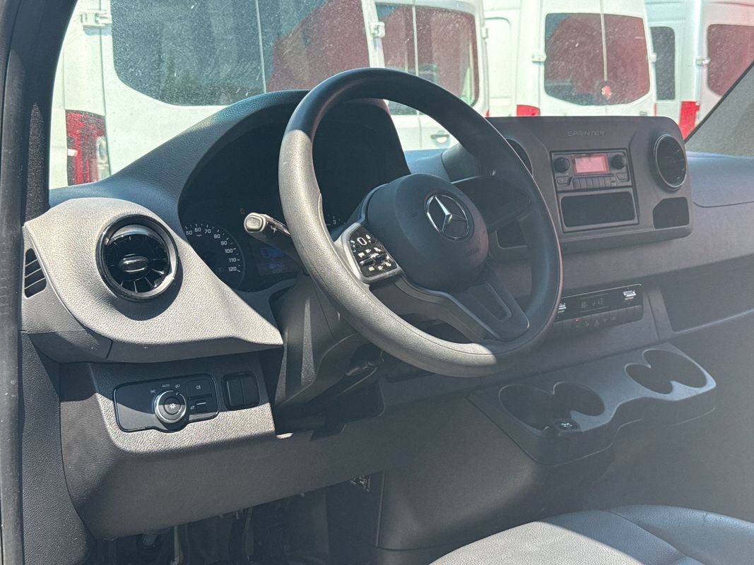 Used 2021 Mercedes-Benz Sprinter 2500 image 13