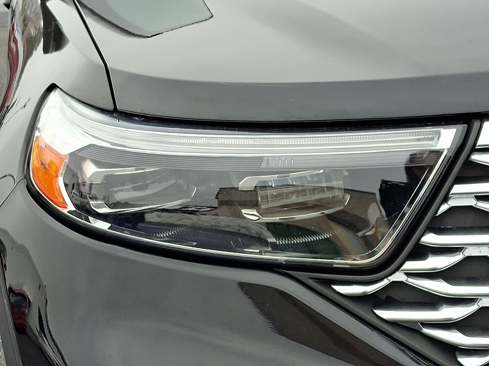 Used 2020 Ford Explorer Platinum w/ Premium Technology Package image 9