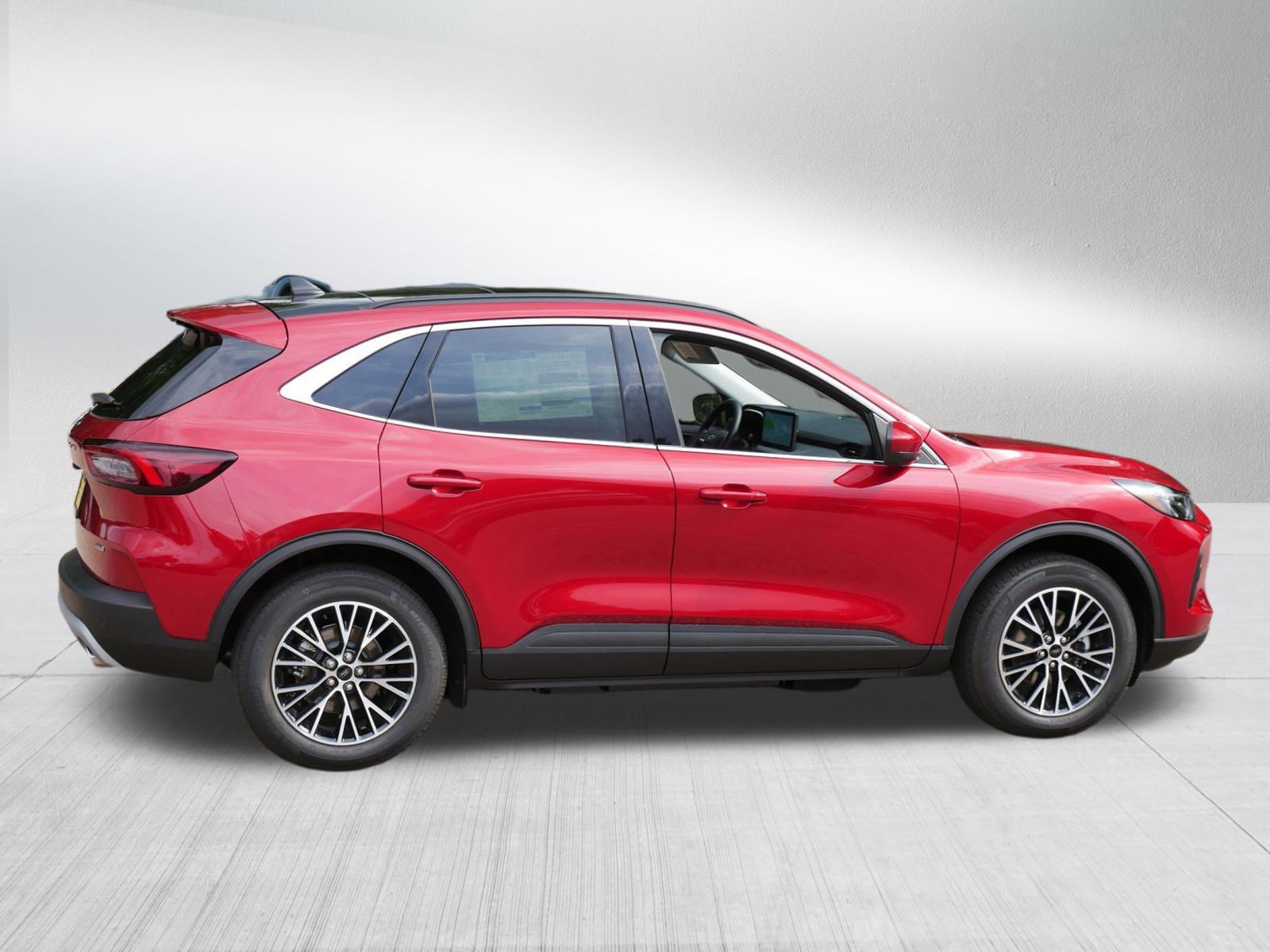 Used 2025 Ford Escape SE w/ PHEV Premium Package FWD image 7