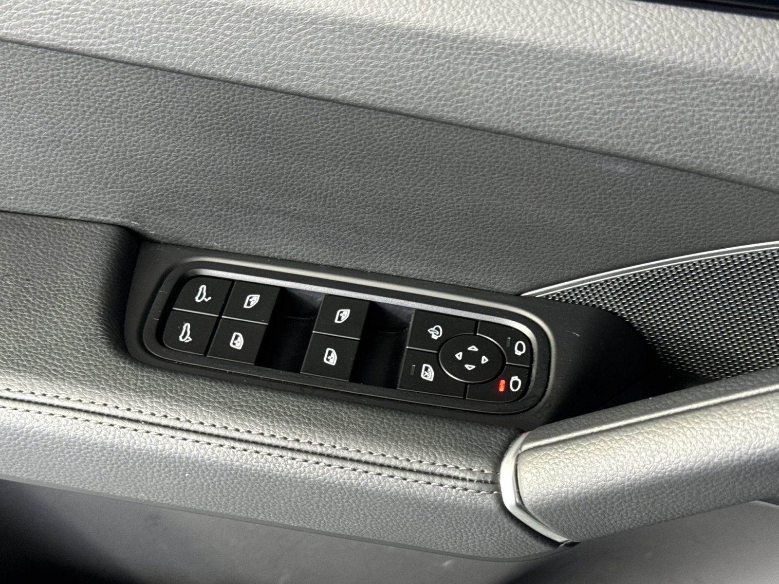 Certified 2023 Porsche Cayenne image 13