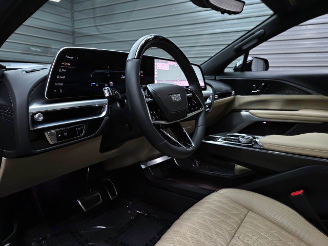 Used 2025 Cadillac Lyriq Luxury w/ Nappa Leather Package AWD/4WD image 11