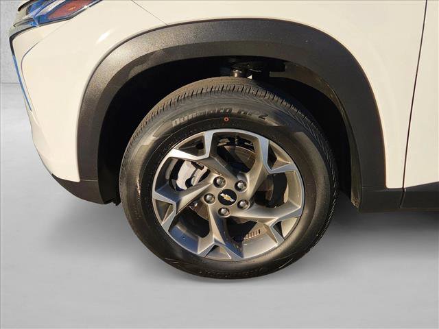 Used 2025 Chevrolet Trax LT image 21