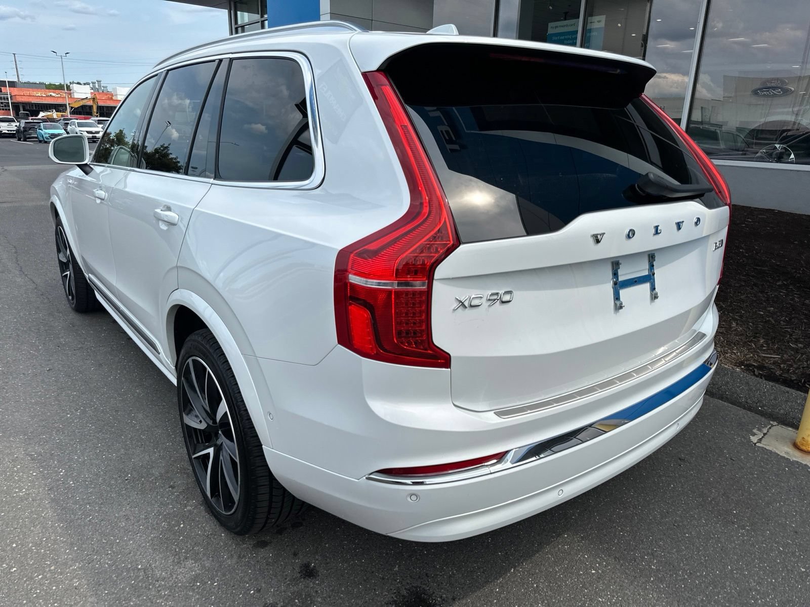 Used 2023 Volvo XC90 B5 Plus w/ Protection Package Premier AWD/4WD image 8