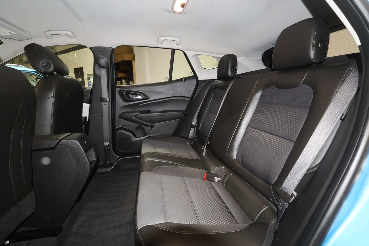 Certified 2025 Chevrolet Trax LT image 23