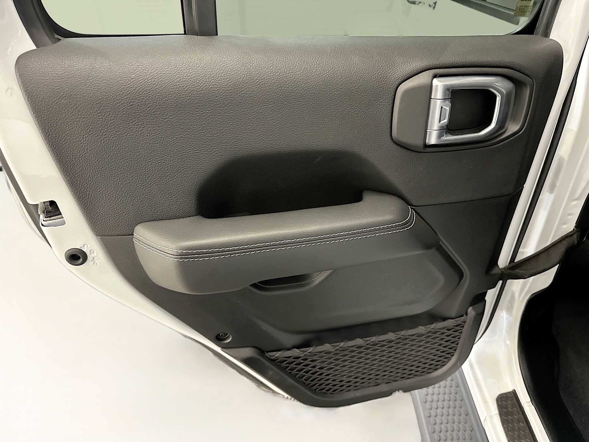 Used 2023 Jeep Wrangler Sahara image 27