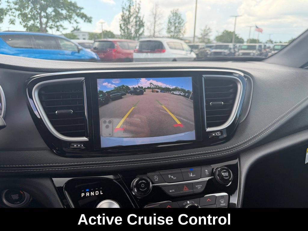New 2027 Chrysler Pacifica Select w/ Family Tech Group FWD image 15