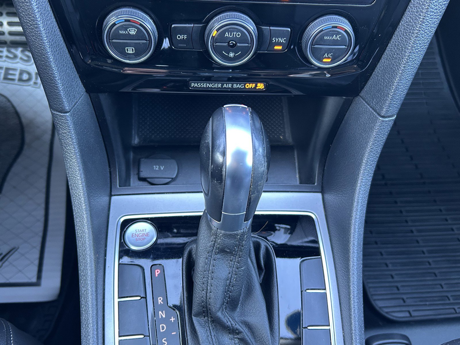 Used 2020 Volkswagen Passat 2.0T R-Line image 31