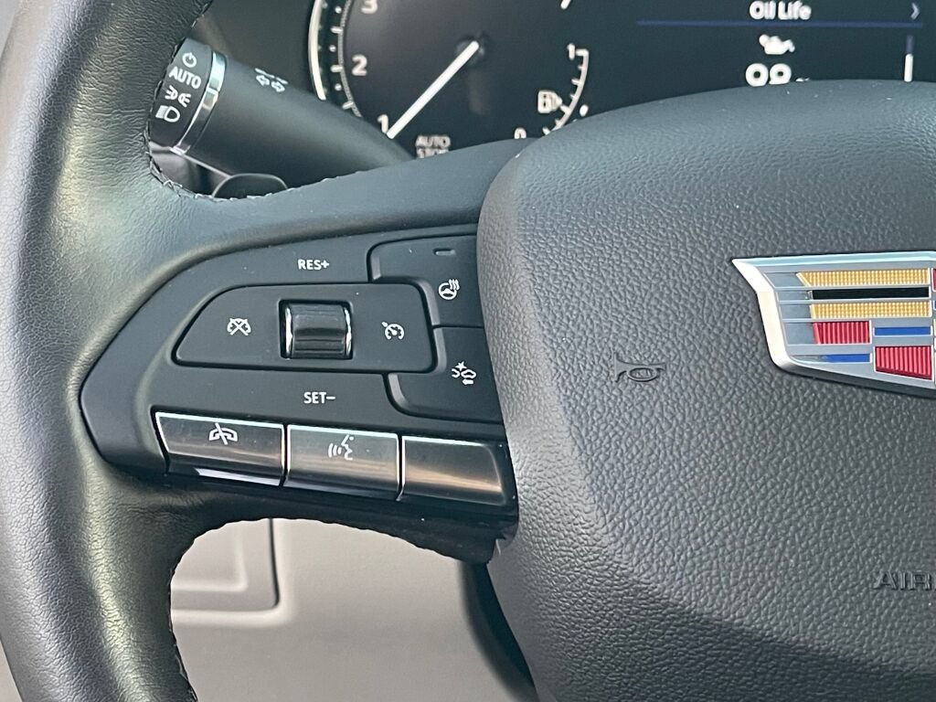 Used 2023 Cadillac XT4 Luxury w/ Cold Weather Package FWD image 17