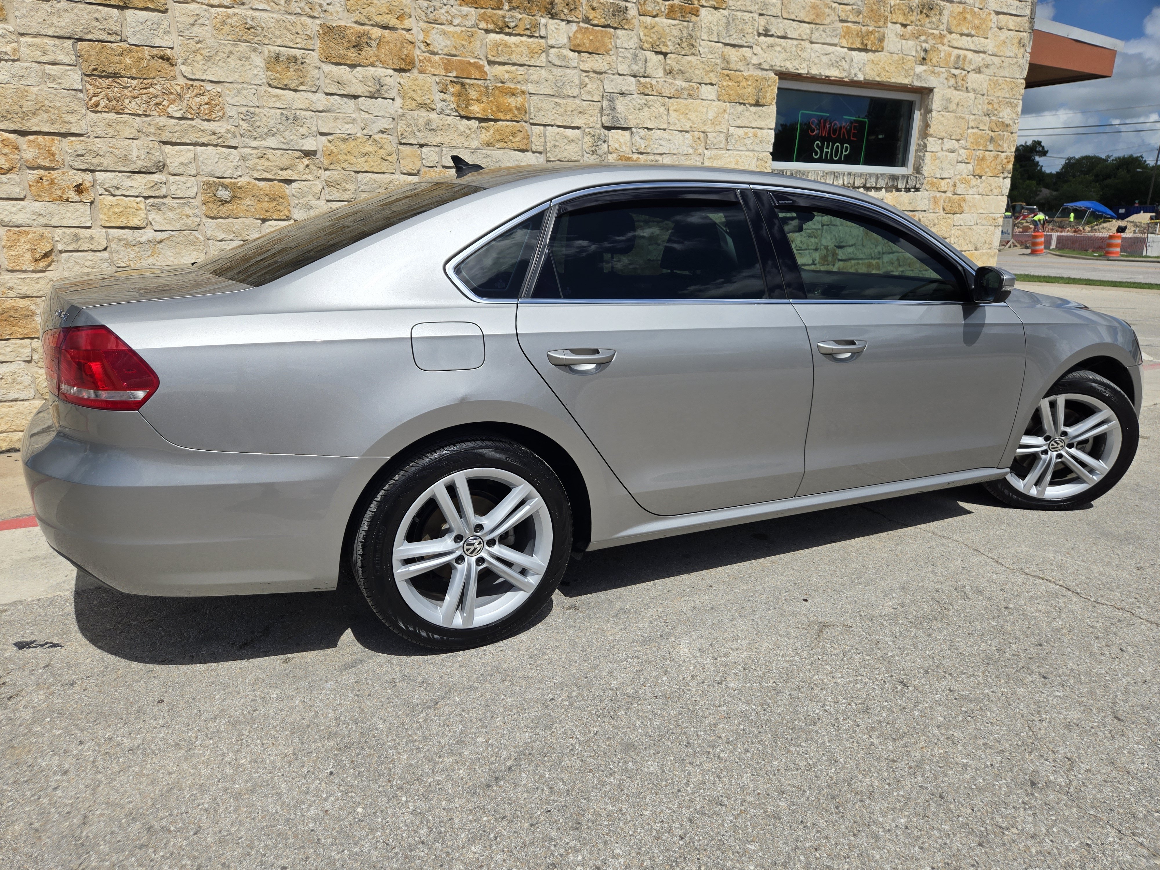 Used 2014 Volkswagen Passat TDI SE FWD image 20