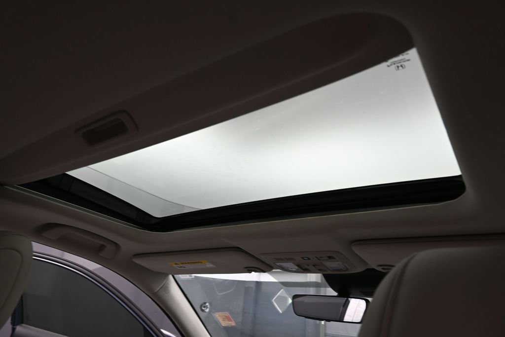 Used 2019 Honda Insight Touring image 16