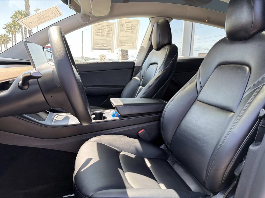 Used 2022 Tesla Model Y Performance AWD/4WD image 18