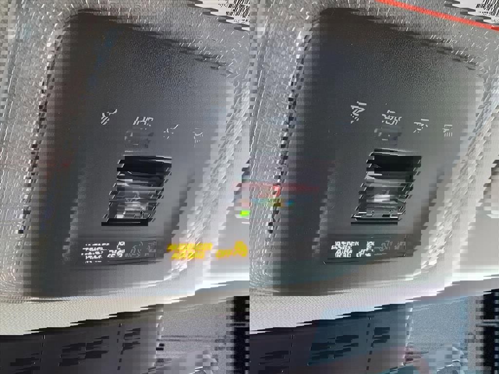 New 2026 Toyota Prius Plug-In Hybrid FWD image 15