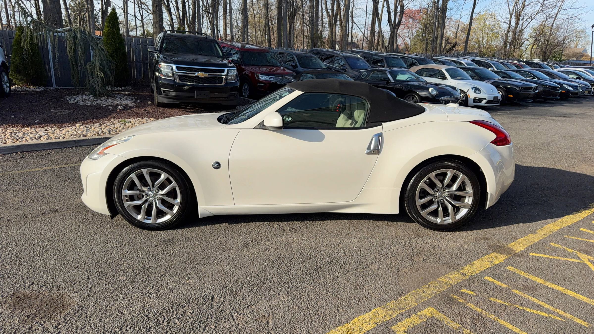 Used 2014 Nissan 370Z Touring image 7