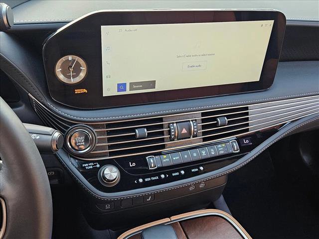 Used 2025 Lexus LS 500 RWD image 15