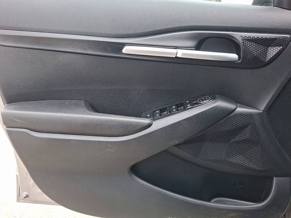 Used 2023 Kia Seltos LX image 12