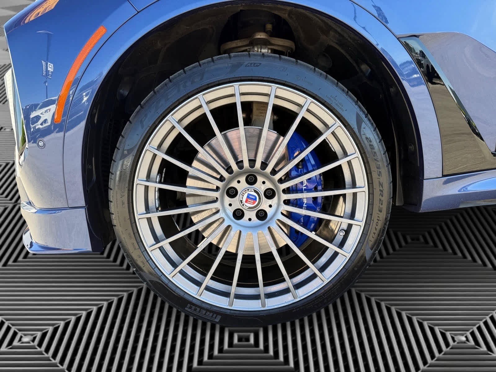 Used 2024 BMW ALPINA XB7 AWD/4WD image 9