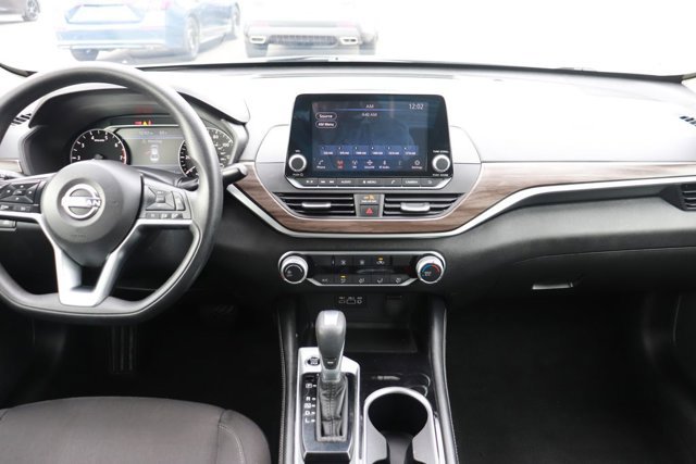 Used 2023 Nissan Altima 2.5 SV image 15
