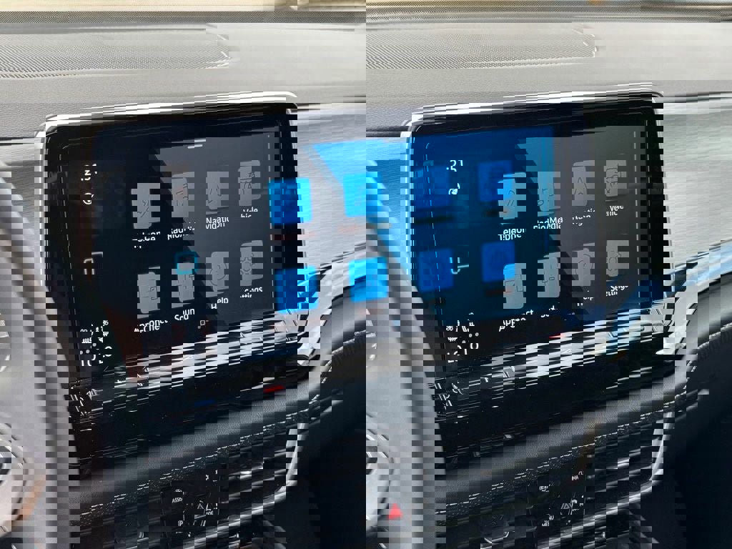 Used 2024 Volkswagen Atlas Cross Sport SE image 26