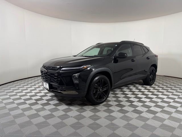 Used 2024 Chevrolet Trax ACTIV FWD image 3