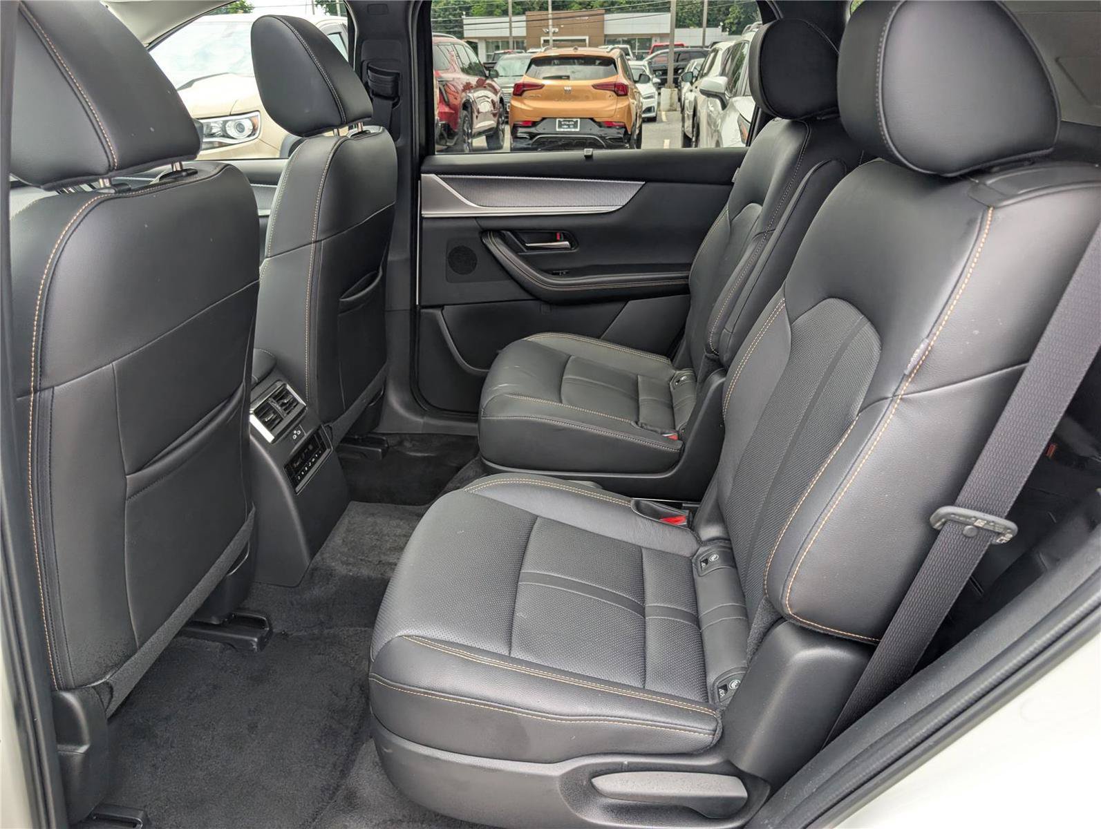 Used 2024 MAZDA CX-90 Plug-In Hybrid w/ Preferred AWD/4WD image 18