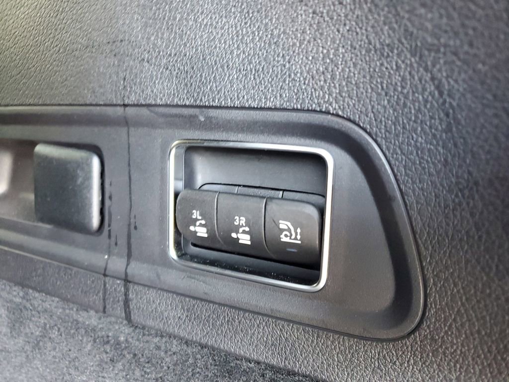 Used 2025 Mercedes-Benz GLS 450 4MATIC image 32