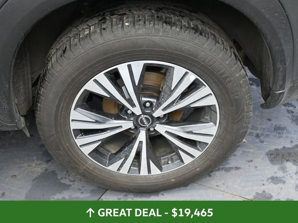 Used 2023 Nissan Rogue SV image 15