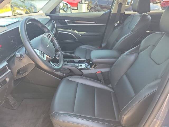 Certified 2025 Kia Telluride LX FWD image 16