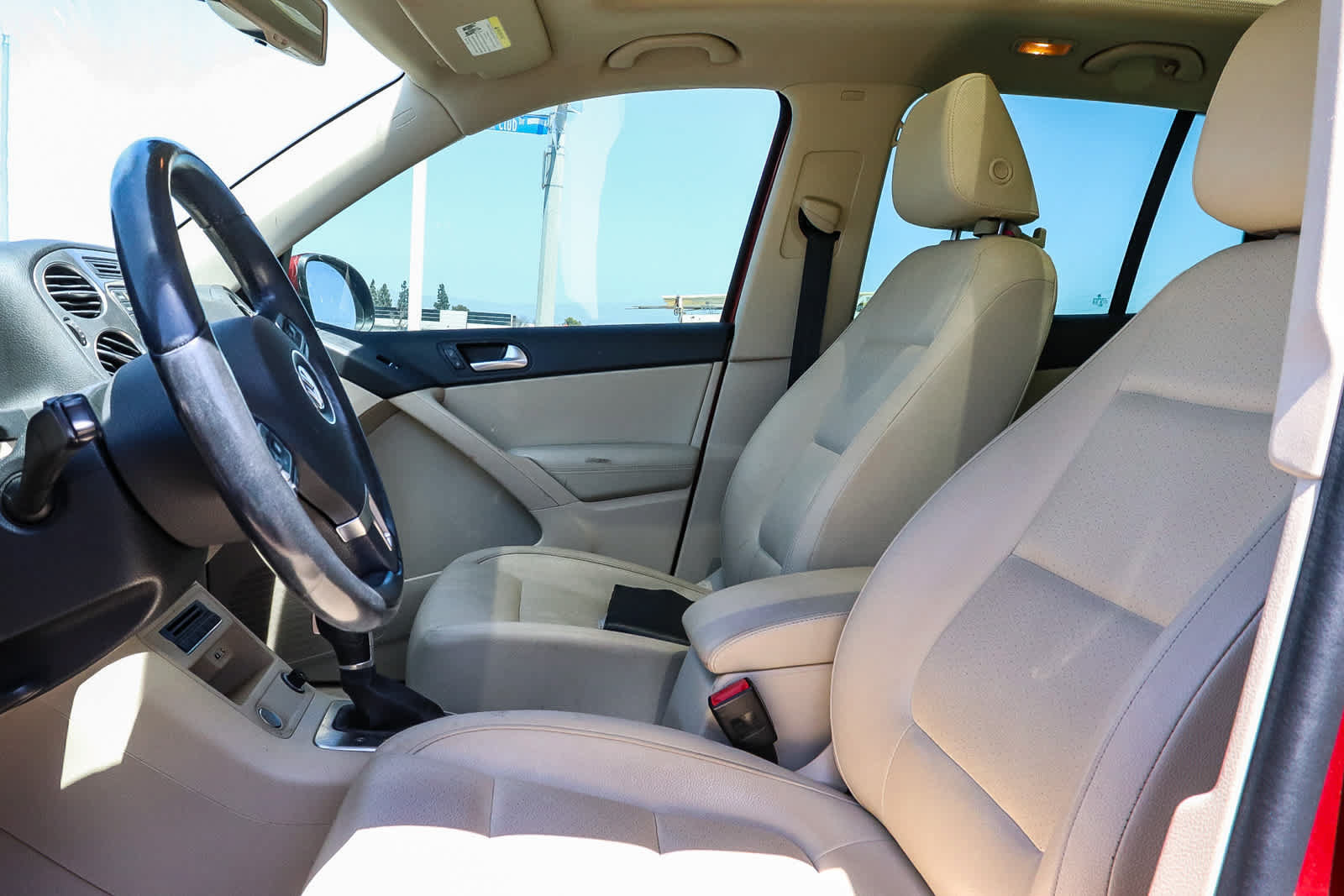Used 2016 Volkswagen Tiguan SE FWD image 24