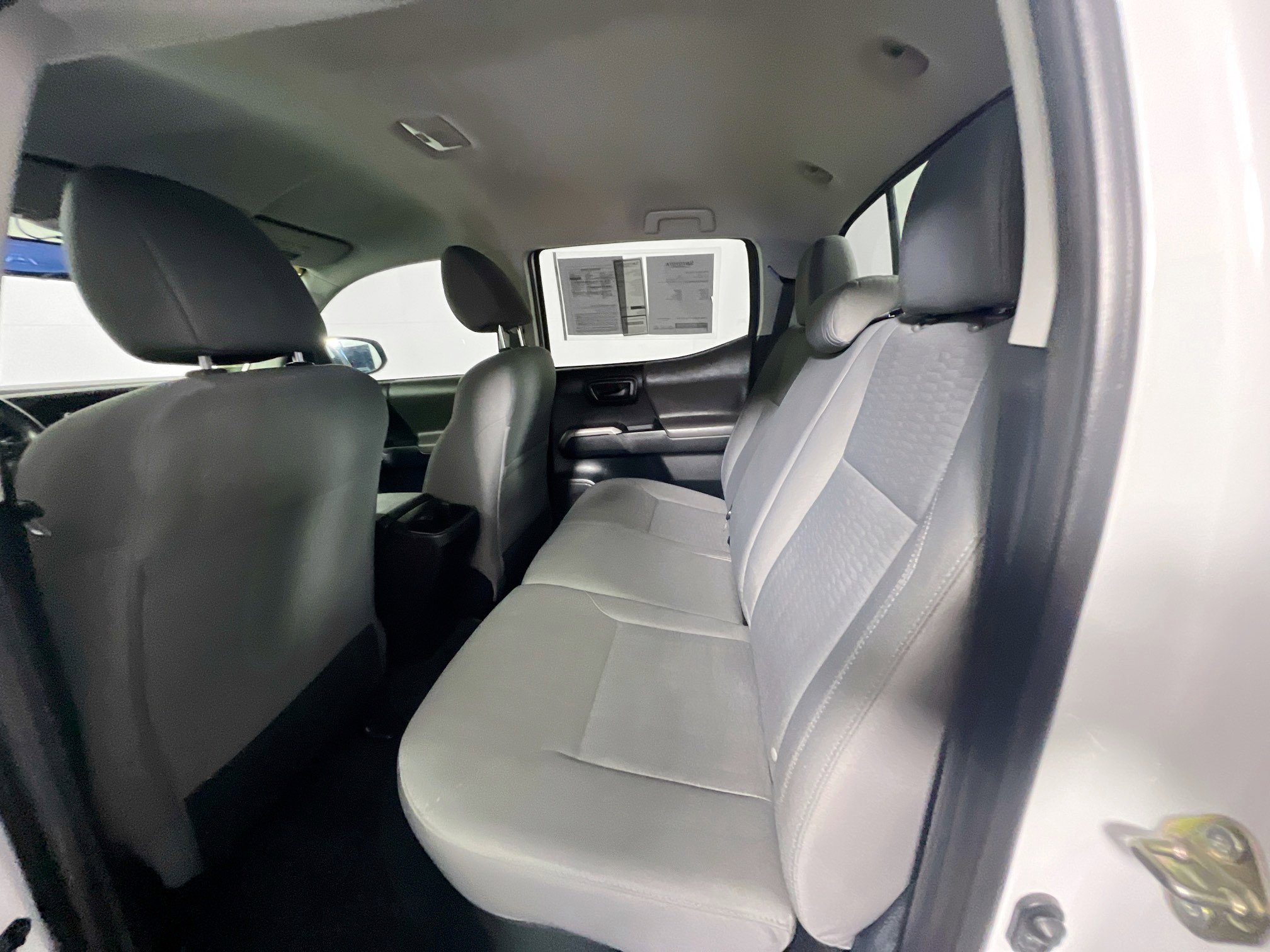 Used 2016 Toyota Tacoma SR5 w/ Towing Package image 28